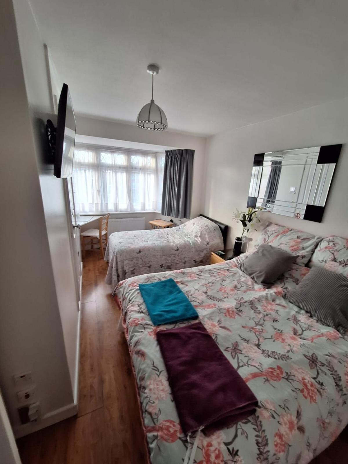 Harrow B & B Luaran gambar